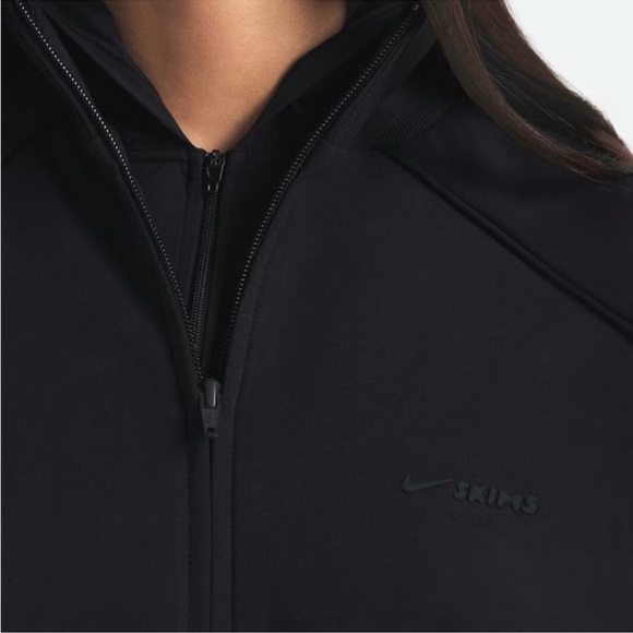 NWOT Nike SKIMS Matte Tricot Oversized Track Jacket in Obsidian Women L - Picture 3 of 4